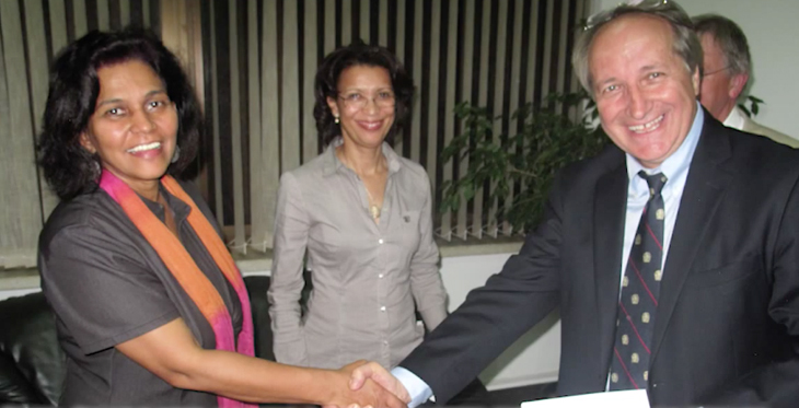 Dr. Latifi during a meeting with the Minister of Health of The Republic of Cabo Verde, Dr. Maria Cristina Fontes Lima.